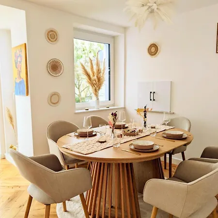 Stilvolle Design- Im Herzen Von Frauenstein - Ruhe, & Wein Wiesbaden